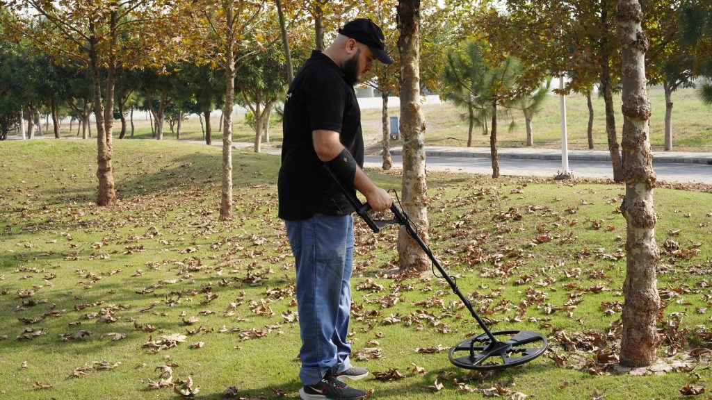 20 Best Places to Metal Detect You Must Explore